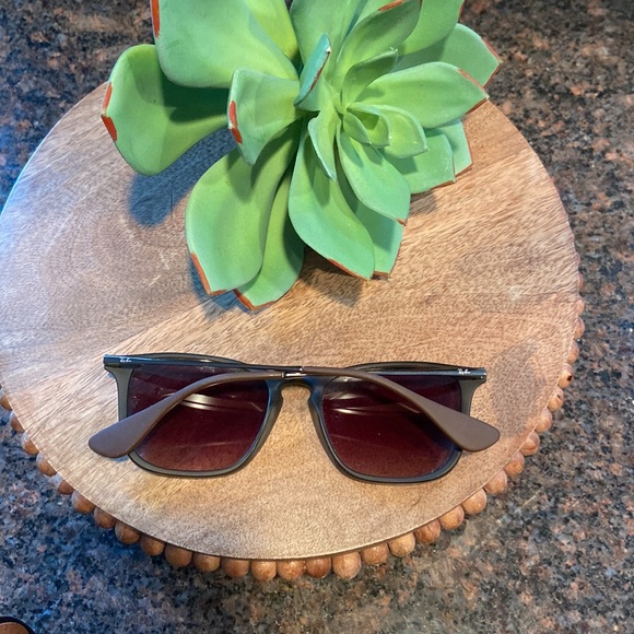 Ray Ban sunglasses - Picture 5 of 10